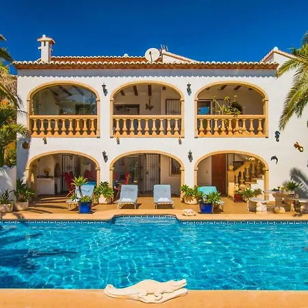 Villa Adelfa By Abahana Villas
